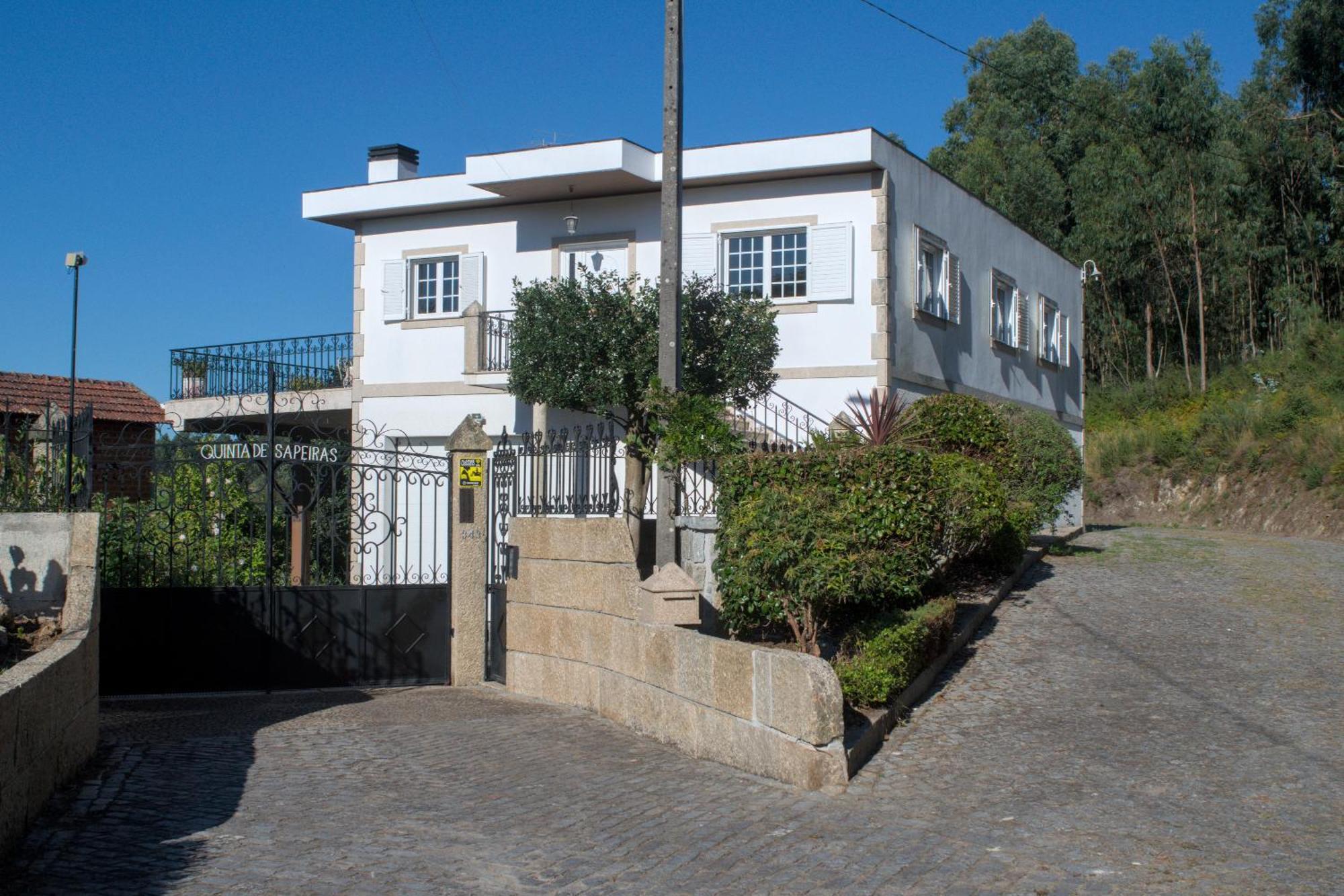 Casa Sapeiras Holiday home *